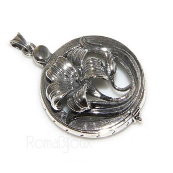 NSA| Lunga collana 3 fili e grande cammeo sardonico con mega perle barocche naturali