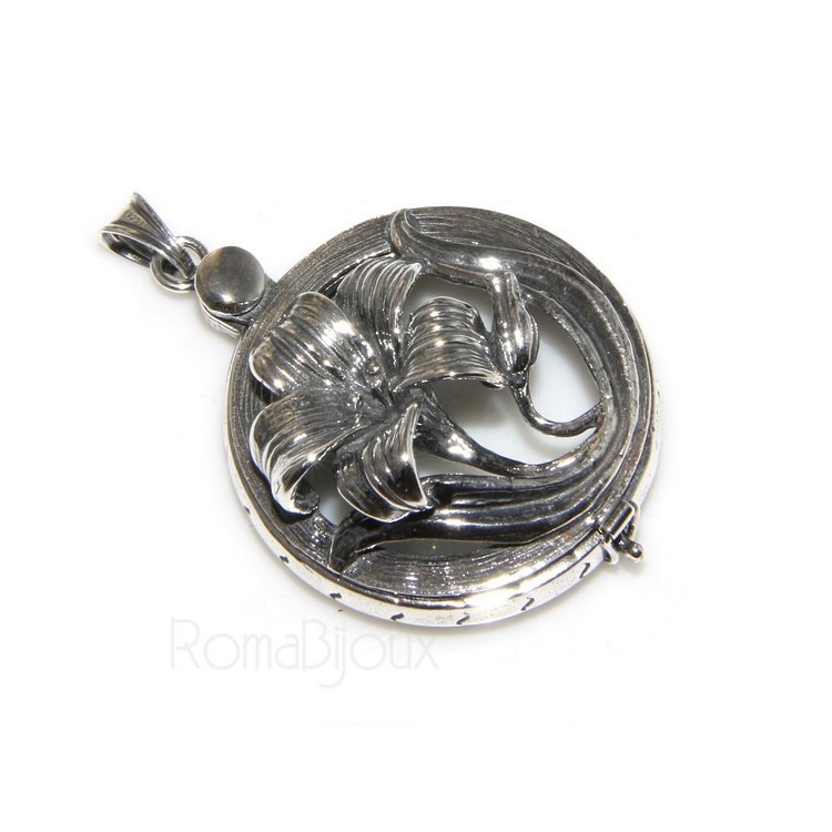 NSA| Lunga collana 3 fili e grande cammeo sardonico con mega perle barocche naturali