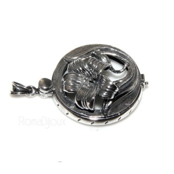 NSA| Lunga collana 3 fili e grande cammeo sardonico con mega perle barocche naturali