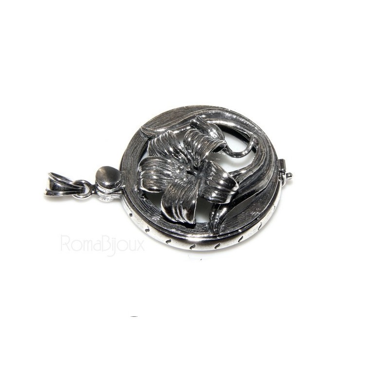 NSA| Lunga collana 3 fili e grande cammeo sardonico con mega perle barocche naturali