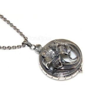 NSA| Lunga collana 3 fili e grande cammeo sardonico con mega perle barocche naturali