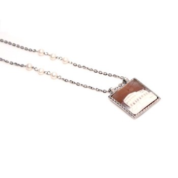 NSA| Lunga collana 3 fili e grande cammeo sardonico con mega perle barocche naturali