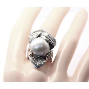 NSA|Silver 925: Hand-made woman's ring with leaves and baroque pearl size 16
