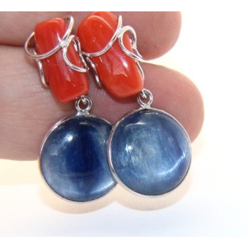 NSA|Orecchini in Argento 925 con corallo verace rosso naturale e disco di cianite blu.