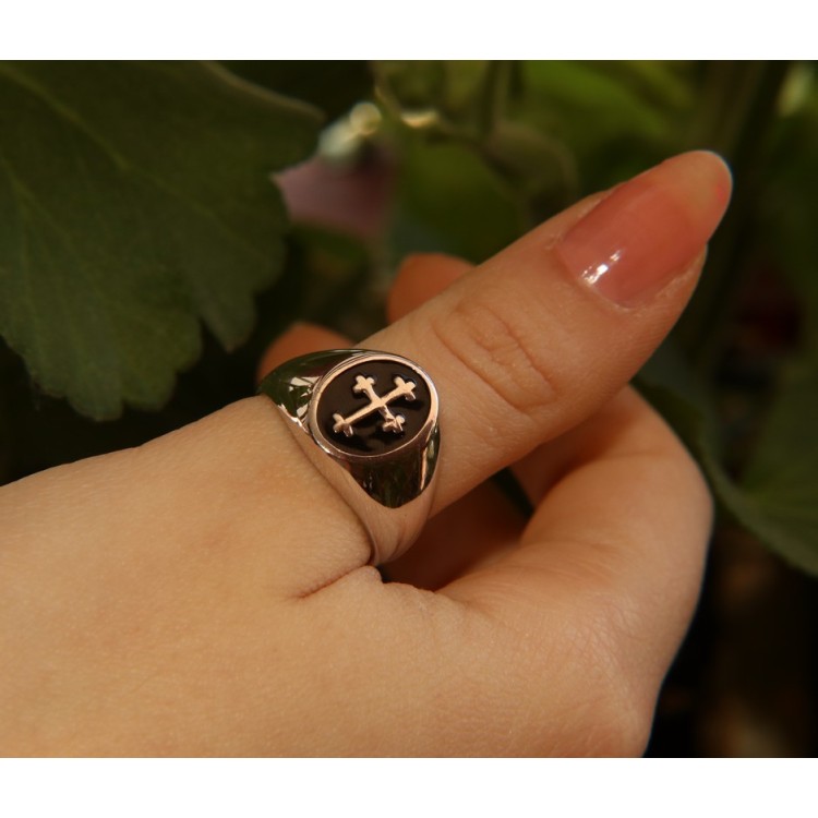 NSA|925 Silver ring with oval chevalier shield with cross