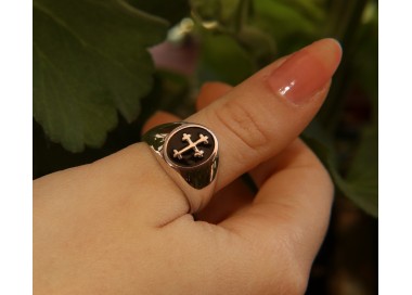 NSA|925 Silver ring with oval chevalier shield with cross
