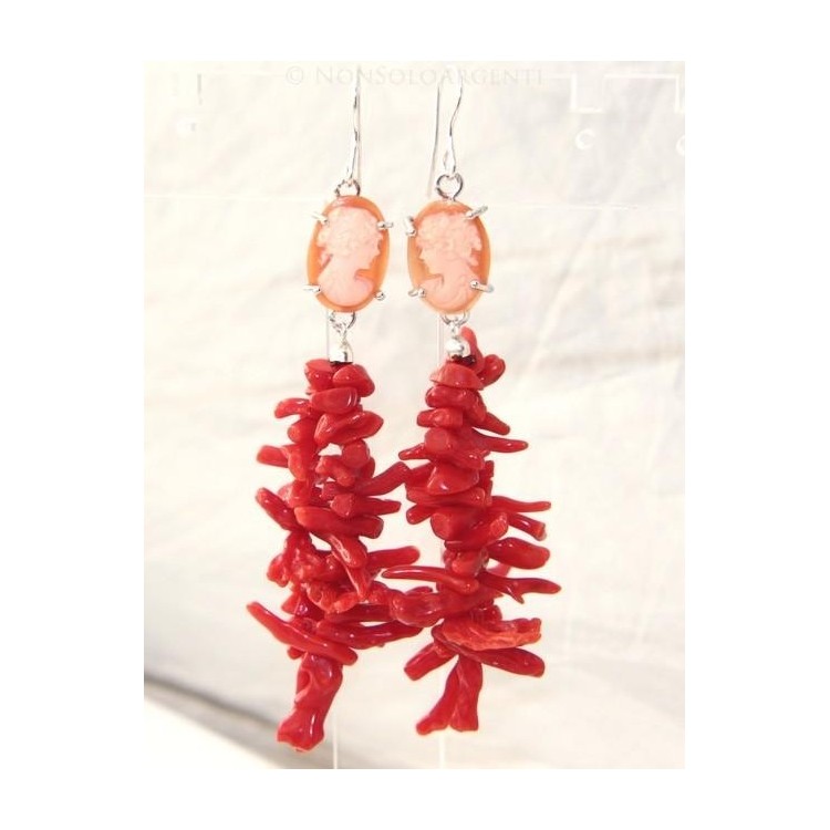 NSA|Orecchini in Argento 925 e pioggia di rametti di Corallo naturale con profilo di donna su cammeo