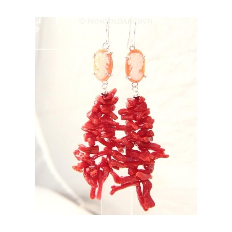 NSA|Orecchini in Argento 925 e pioggia di rametti di Corallo naturale con profilo di donna su cammeo