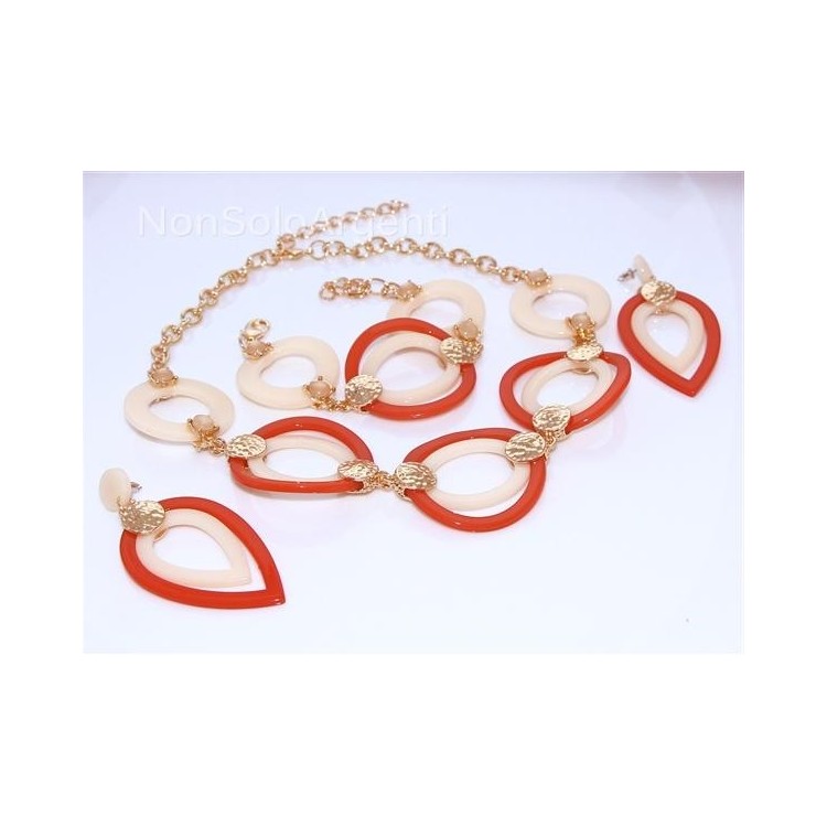 NSA|Bigiotteria : esclusiva Parure bachelite e lucite cerchi e goccia 3 pezzi arancio e crema tono oro