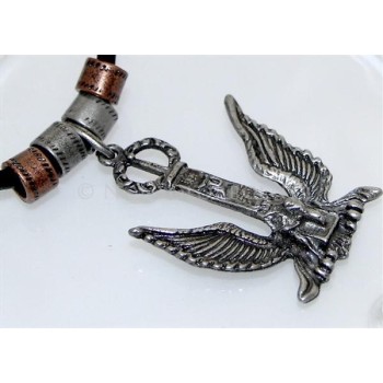 NSA|Acciaio : Collana laccio cuoio con barilotti rose' e aquila