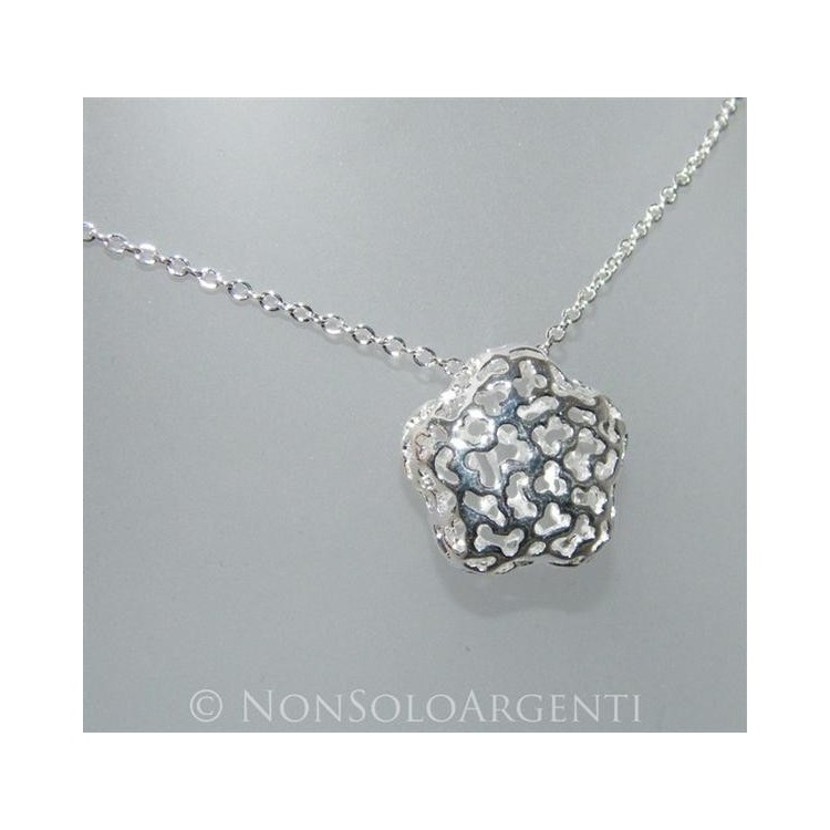 NSA|Bigiotteria : Collana laminata Argento con ciondolo passante di fiore traforato