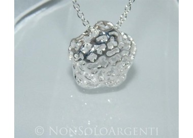 NSA|Bigiotteria : Collana laminata Argento con ciondolo passante di fiore traforato