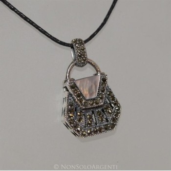 NSA|ARGENTO 925 Ciondolo a forma di borsa con marcassite e madreperla . Si apre !!