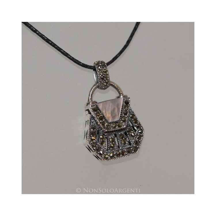 NSA|ARGENTO 925 Ciondolo a forma di borsa con marcassite e madreperla . Si apre !!