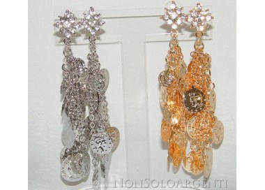 NSA|Costume jewellery: stud earrings and silver or gold butterfly with rain of coins