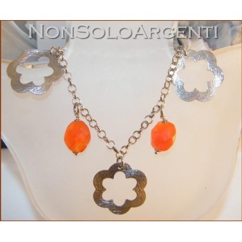 NSA|Argento 925 : bracciale con catena  rolo'  grandi fiori satinati e agata corniola