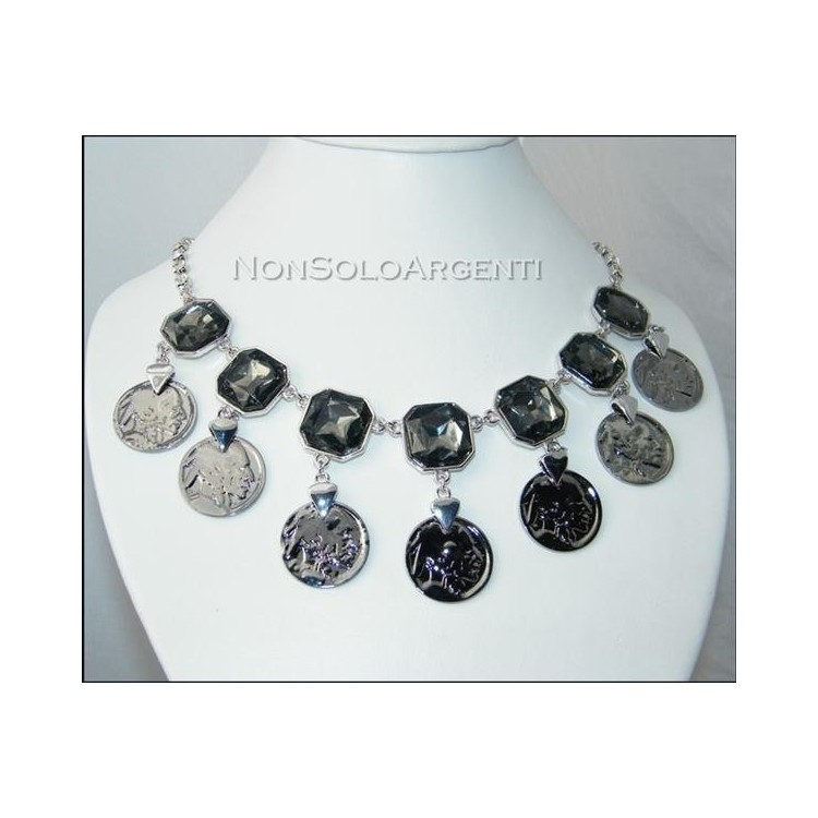 NSA|Bigiotteria : Collana laminata argento rodiata brunita con centrale strass fumè e monete