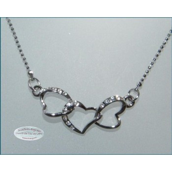 NSA|Bigiotteria : Collana argentata con centrale 3 cuori intrecciati in cofanetto