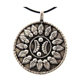 NSA|925 Silver Pendant: Large Medallion engraved with string