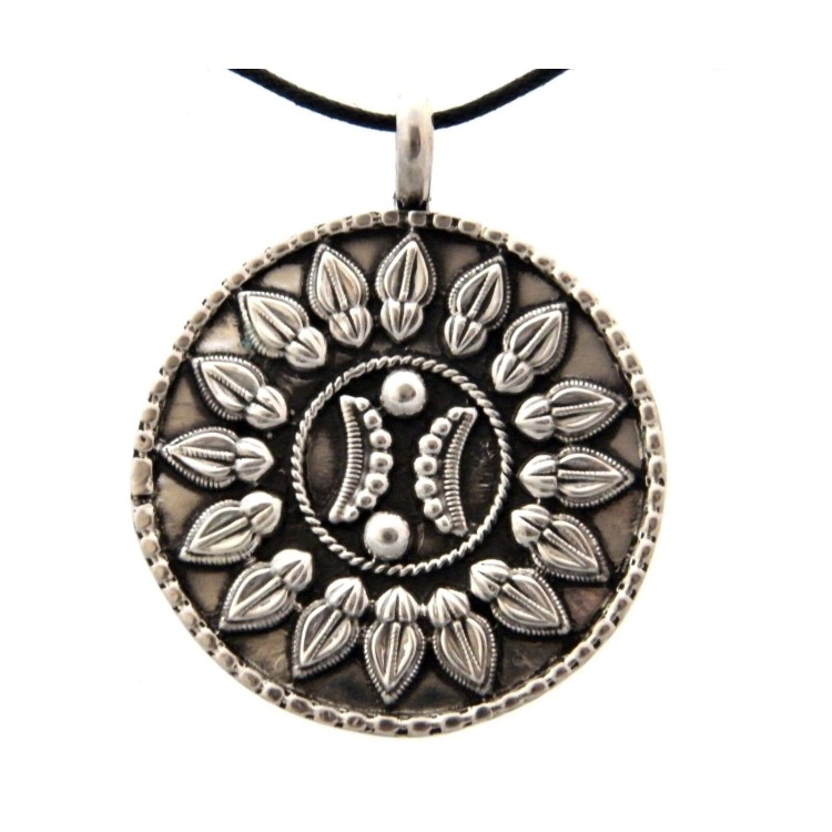 NSA|925 Silver Pendant: Large Medallion engraved with string