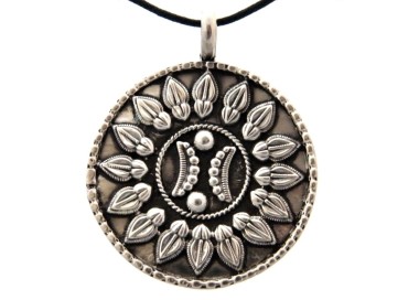 NSA|925 Silver Pendant: Large Medallion engraved with string