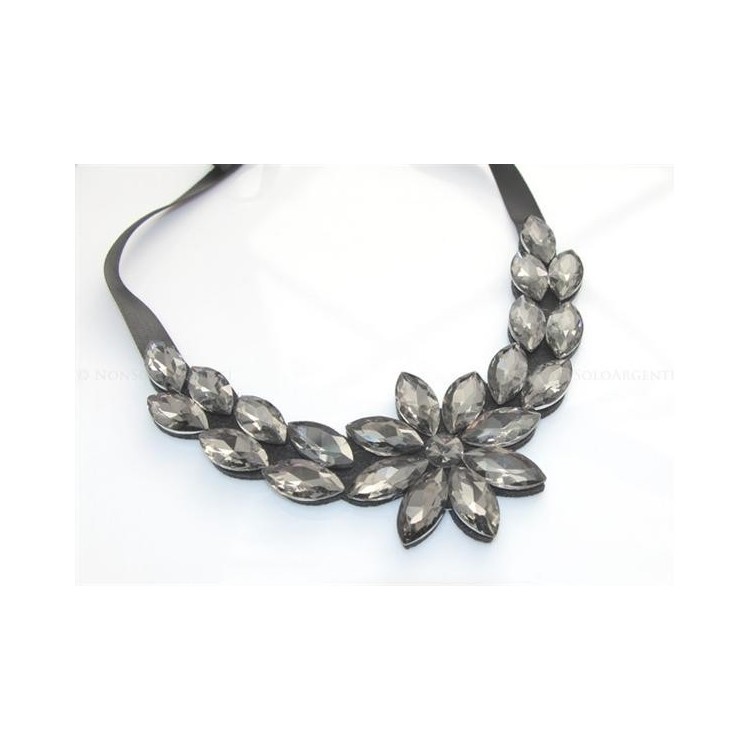 NSA| collare a Nastro nero con navette lucite fumè a fiore