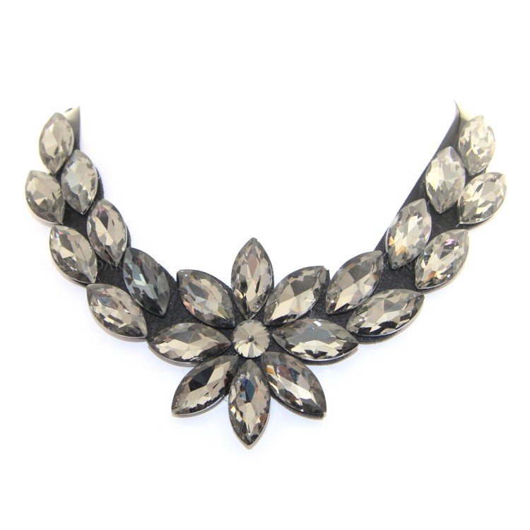 NSA|Collana , collare a Nastro nero con navette lucite fumè a fiore