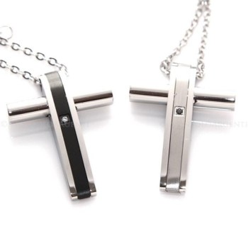 NSA|Acciaio inossidabile : Collana catena e ciondolo croce braccia stondate. Satinata o nera