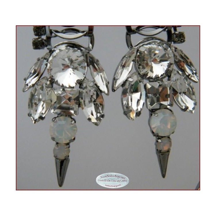 NSA|Jewelery : Pointed smoky set with large blue teardrop crystals