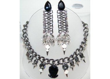 NSA|Jewelery : Pointed smoky set with large blue teardrop crystals
