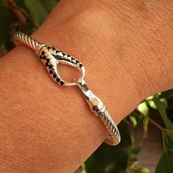 NSA|NALBORI Cable bracelet with rigid cable with black stones