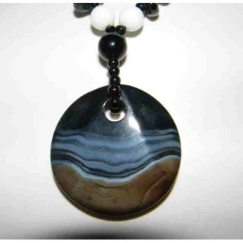 NSA|collana donna etnica lunga con perle di vetro bianche e nere e disco pendente 70 cm