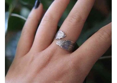 NSA|NALBORI® adjustable ring in sterling silver with burnished leaves