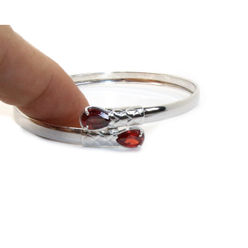 NSA|NALBORI Cable rigid cable bracelet open with red rubin zircon