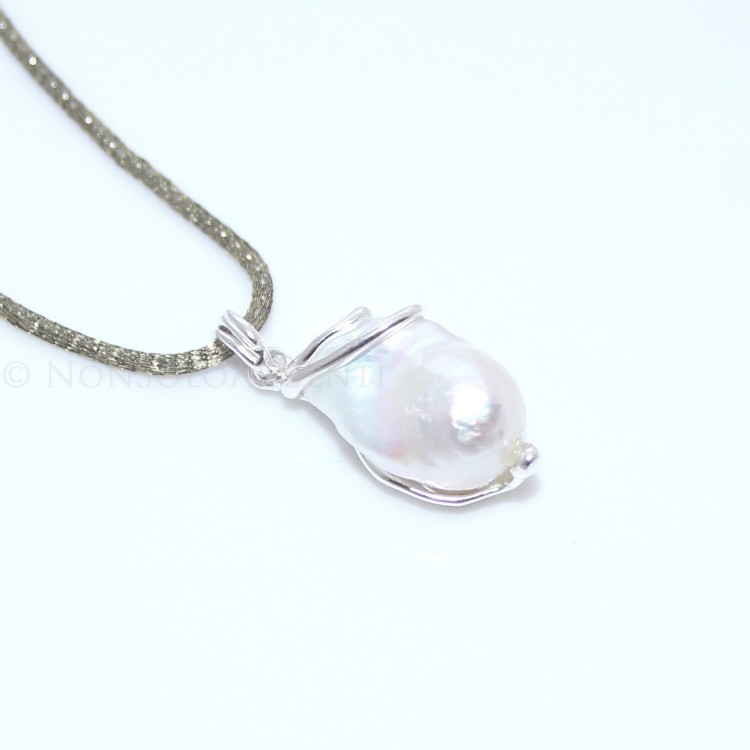 NSA | Esclusivo Ciondolo donna linea Amalfi in argento 925 ed enorme perla barocca naturale a goccia